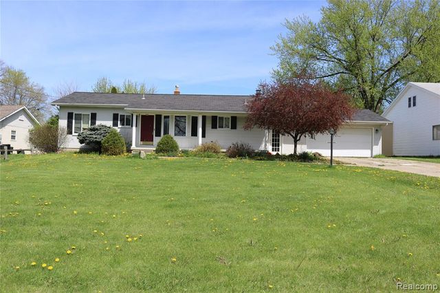 1073 Sarah Street, Grand Blanc, MI 48439