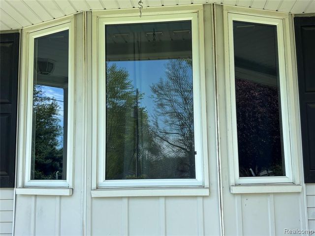 1073 Sarah Street, Grand Blanc, MI 48439