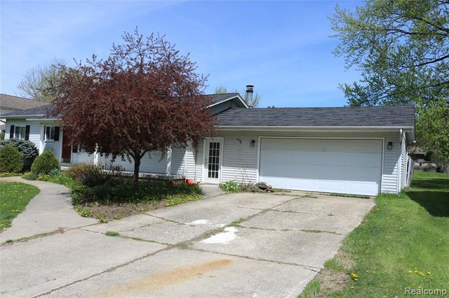 1073 Sarah Street, Grand Blanc, MI 48439