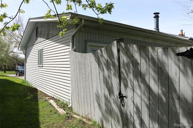 1073 Sarah Street, Grand Blanc, MI 48439