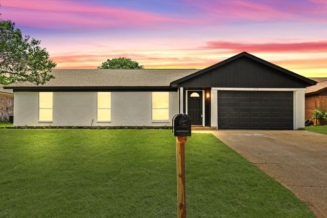 6210 Maple Springs Drive, Arlington, TX 76001