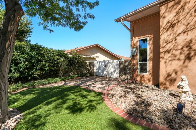 11812 Arroyo De Vista NE, Albuquerque, NM 87111