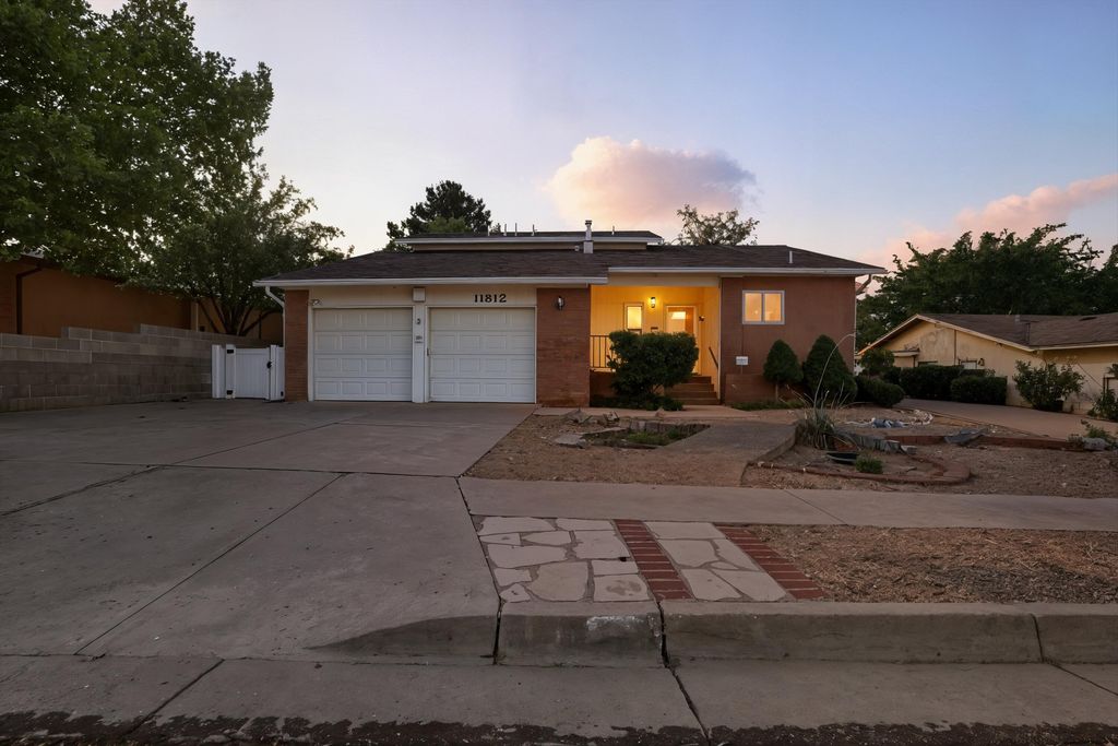 11812 Arroyo De Vista NE, Albuquerque, NM 87111