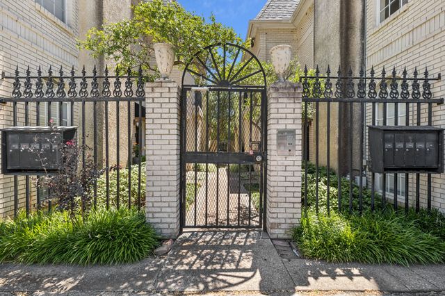 4507 Holland Avenue 105, Dallas, TX 75219