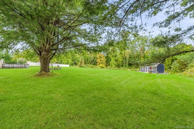 84 Stowe Drive, Poughquag, NY 12570