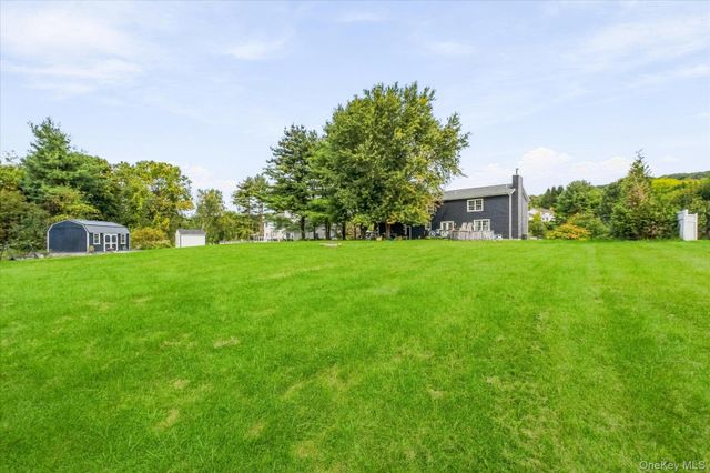 84 Stowe Drive, Poughquag, NY 12570