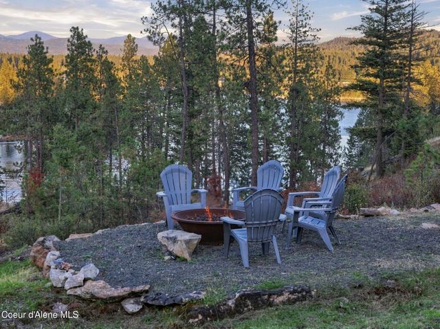 10537 W GENESEE CT, Post Falls, ID 83854