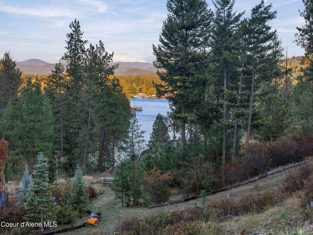 10537 W GENESEE CT, Post Falls, ID 83854