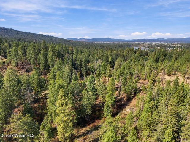 10537 W GENESEE CT, Post Falls, ID 83854