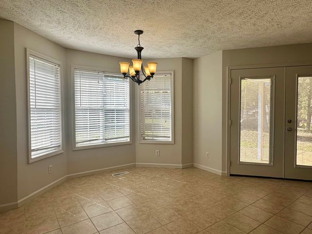 130 GLEN DR, Selmer, TN 38375