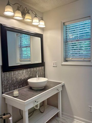 130 GLEN DR, Selmer, TN 38375