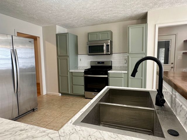 130 GLEN DR, Selmer, TN 38375