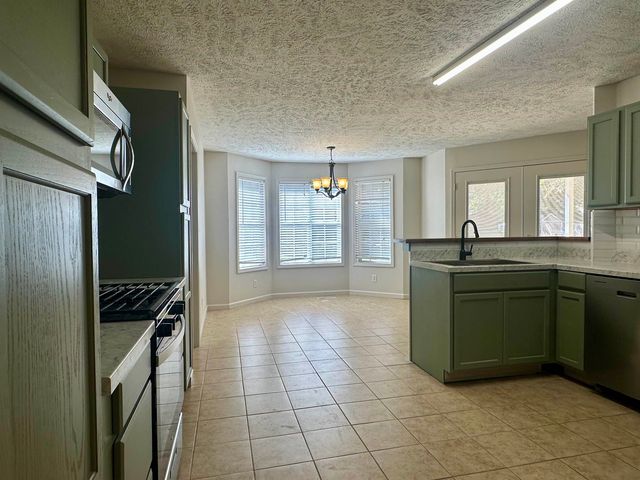 130 GLEN DR, Selmer, TN 38375