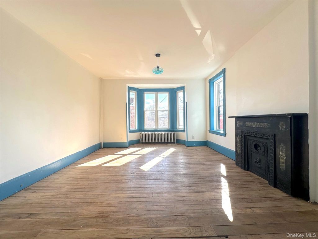 23 Dubois Street 4, Newburgh, NY 12550