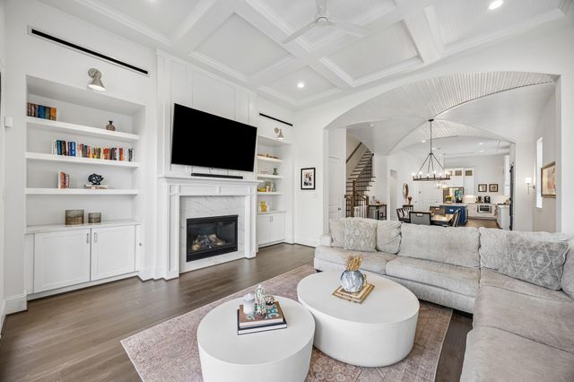 541 W 27th Street, Houston, TX 77008