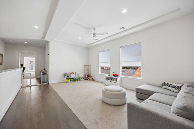 541 W 27th Street, Houston, TX 77008