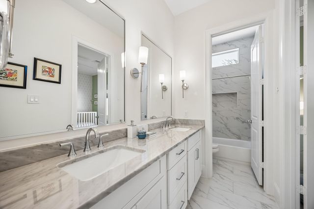 541 W 27th Street, Houston, TX 77008