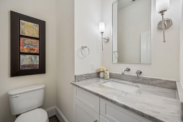 541 W 27th Street, Houston, TX 77008