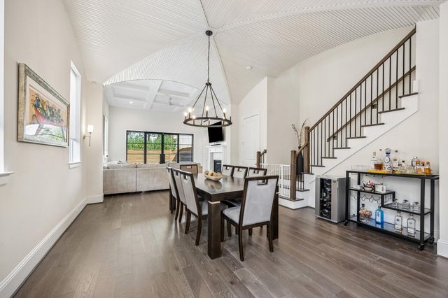 541 W 27th Street, Houston, TX 77008