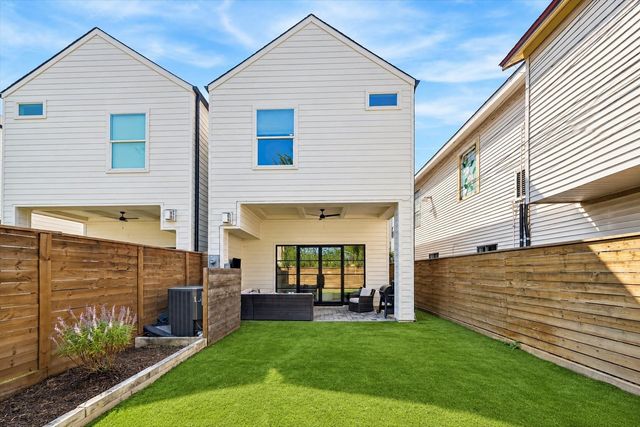 541 W 27th Street, Houston, TX 77008