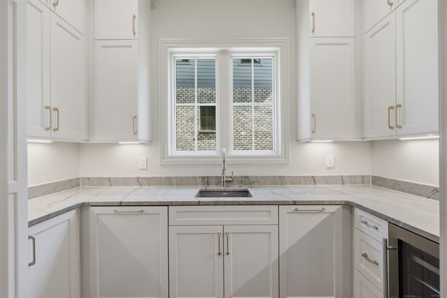 1004 Rodney Dr, Nashville, TN 37205