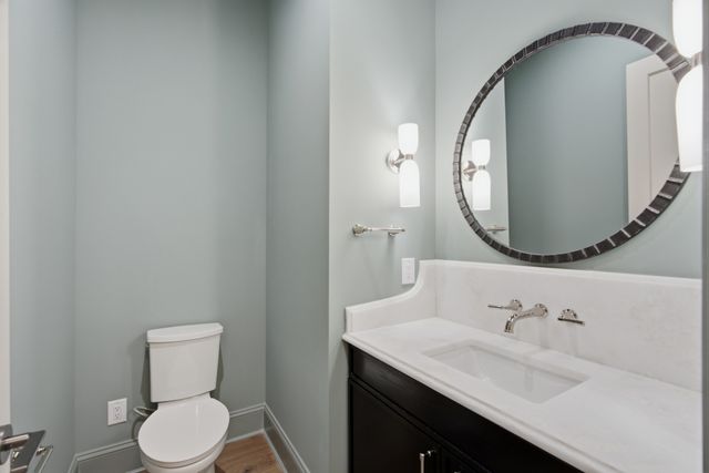 1004 Rodney Dr, Nashville, TN 37205