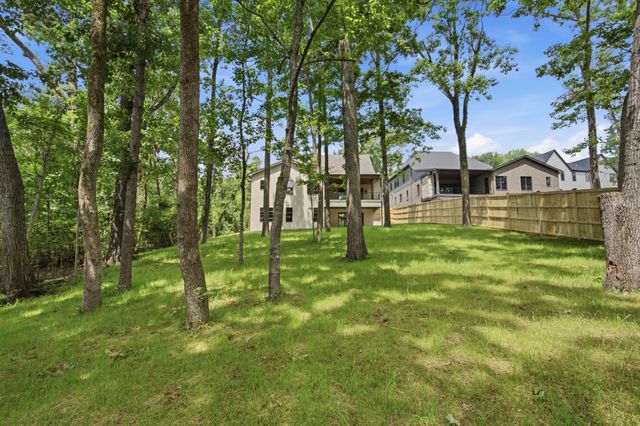1004 Rodney Dr, Nashville, TN 37205