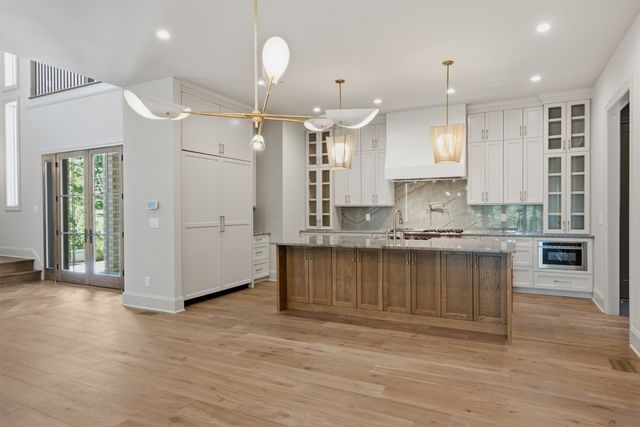 1004 Rodney Dr, Nashville, TN 37205