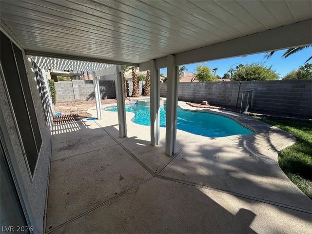6138 CIRCLING HAWK Drive, North Las Vegas, NV 89031