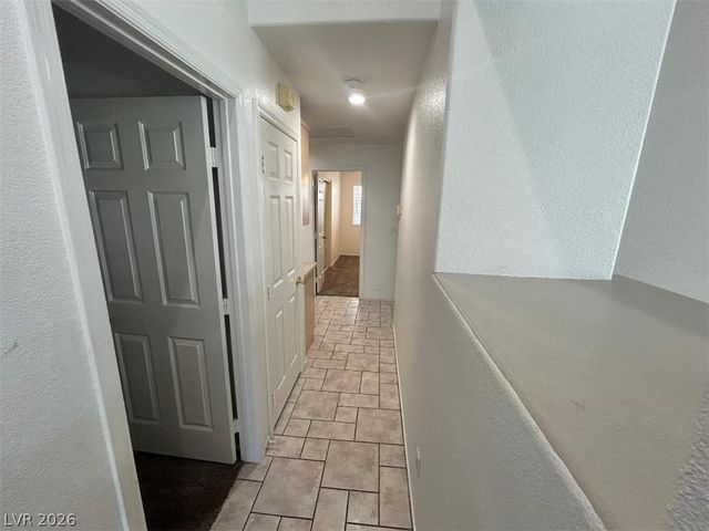 6138 CIRCLING HAWK Drive, North Las Vegas, NV 89031