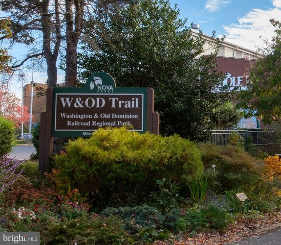2406 CLAREMONT DR, Falls Church, VA 22043