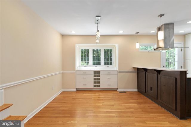 2406 CLAREMONT DR, Falls Church, VA 22043