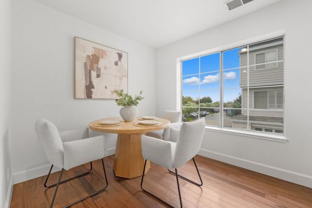 7 Chart Lane, Redwood City, CA 94065