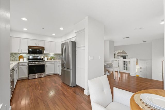 7 Chart Lane, Redwood City, CA 94065