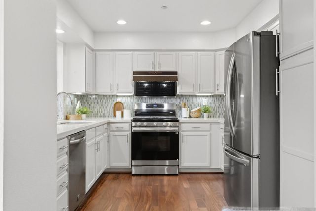 7 Chart Lane, Redwood City, CA 94065