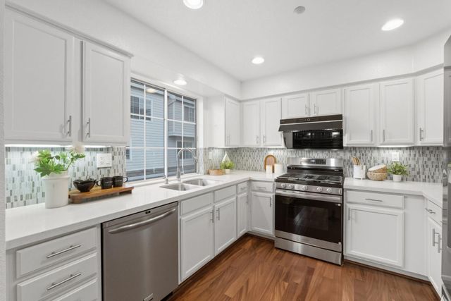 7 Chart Lane, Redwood City, CA 94065