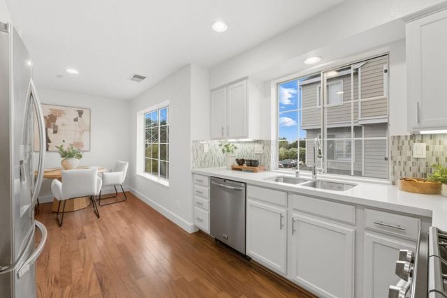 7 Chart Lane, Redwood City, CA 94065