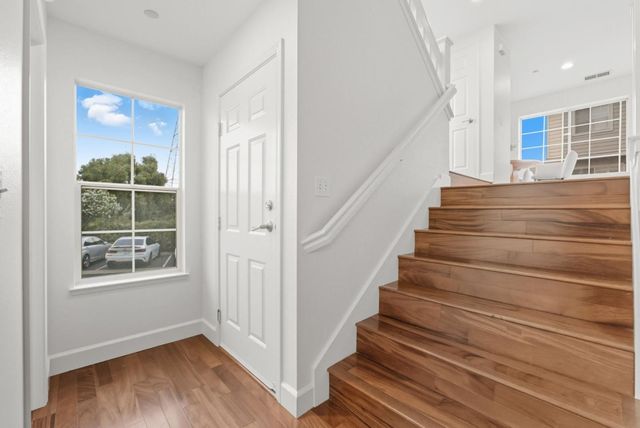 7 Chart Lane, Redwood City, CA 94065