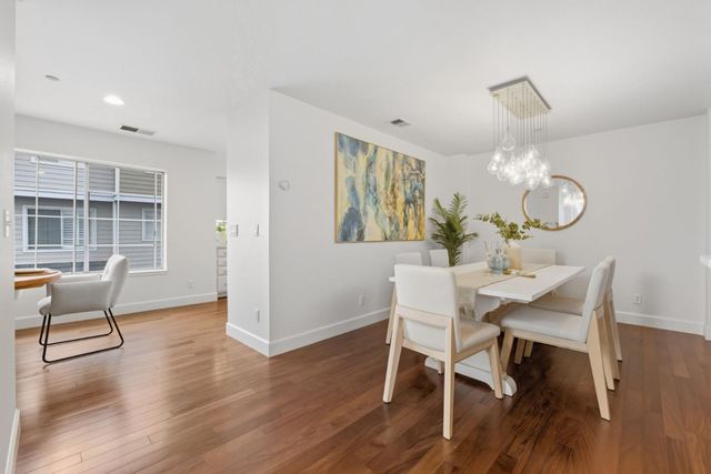 7 Chart Lane, Redwood City, CA 94065