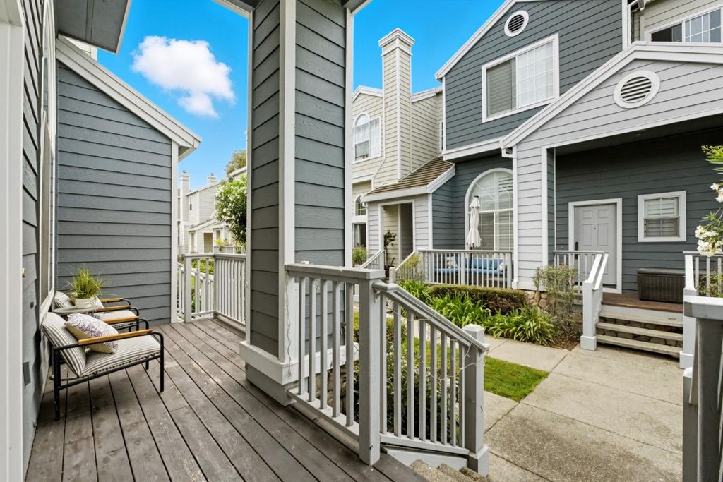 7 Chart Lane, Redwood City, CA 94065