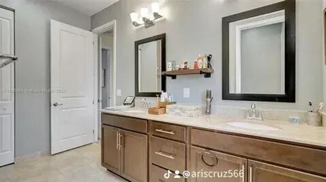 20908 NW 1st Drive, Pembroke Pines, FL 33029