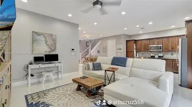 20908 NW 1st Drive, Pembroke Pines, FL 33029