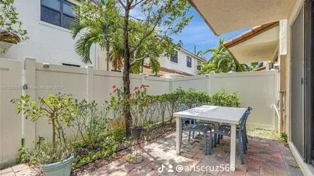 20908 NW 1st Drive, Pembroke Pines, FL 33029
