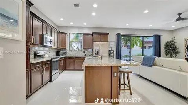 20908 NW 1st Drive, Pembroke Pines, FL 33029