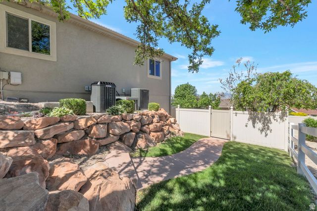 513 E SOUTHFORK DR, Draper, UT 84020
