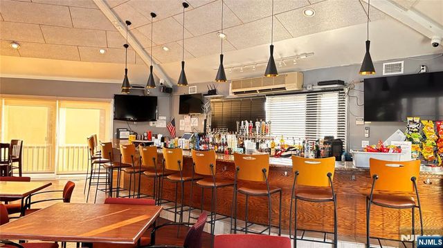 497 Teal Plaza 497, Secaucus, NJ 07094