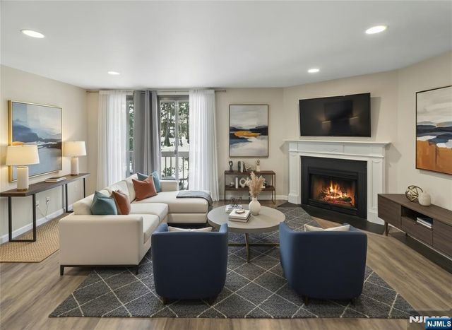 497 Teal Plaza 497, Secaucus, NJ 07094