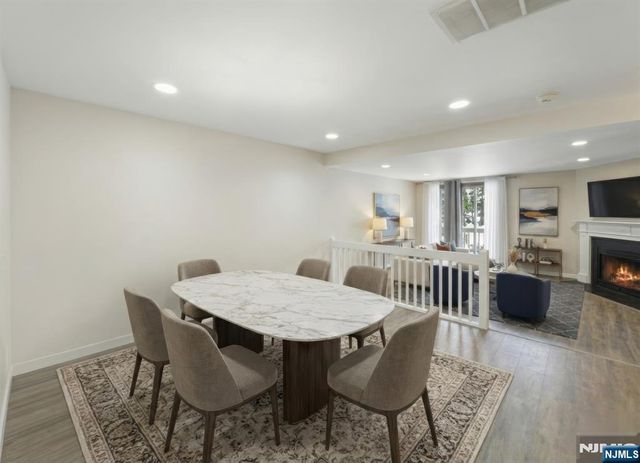 497 Teal Plaza 497, Secaucus, NJ 07094