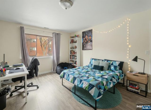 497 Teal Plaza 497, Secaucus, NJ 07094