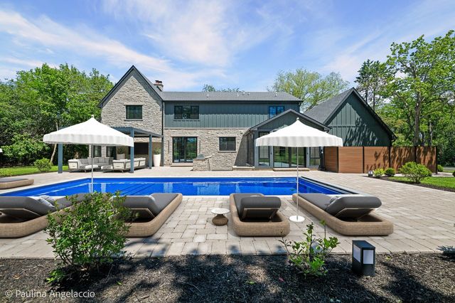699 Plum Tree Road, Barrington Hills, IL 60010